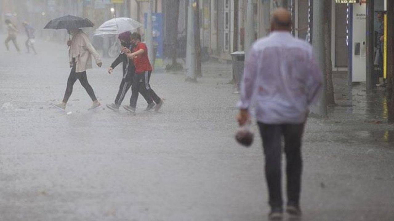 Meteoroloji'den flaş uyarı geldi! Sel, yıldırım, dolu...