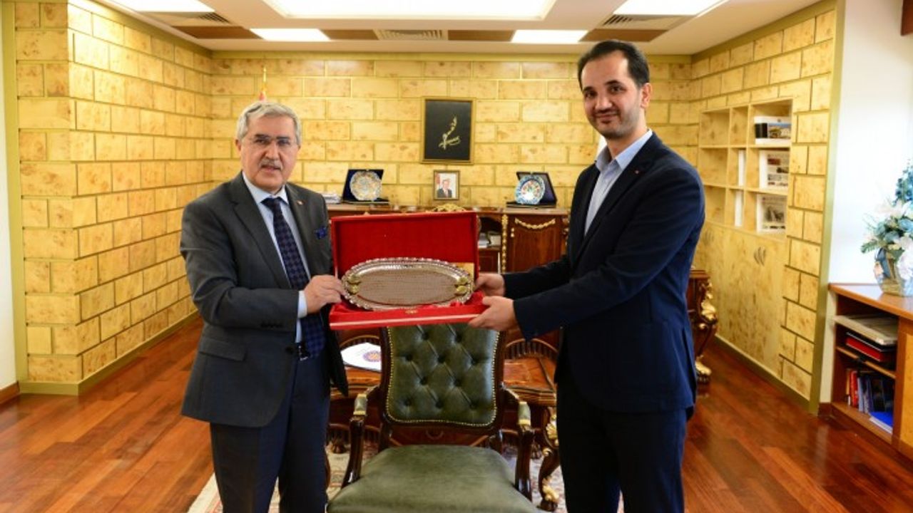 Üniversitemiz Rektörü Prof. Dr. Niyazi Can, Uluslararası Öğrenci Dernekleri Federasyonu Yönetim Kurulunu Kabul Etti