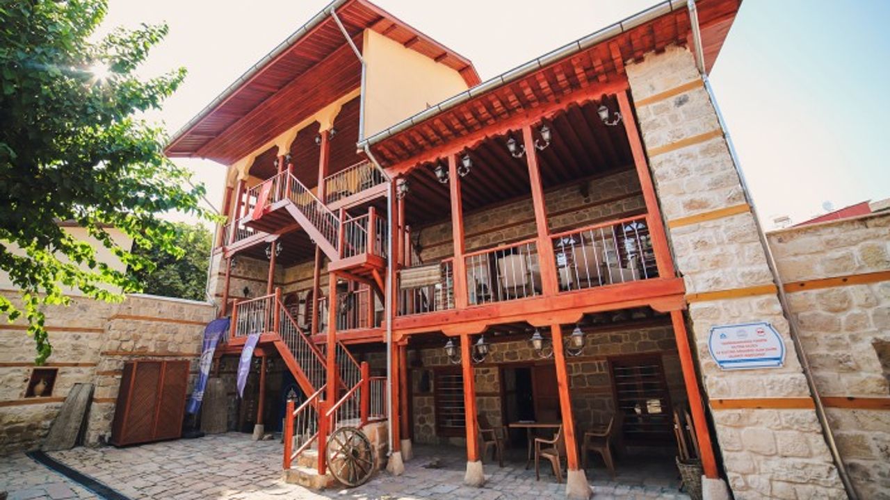 GEÇMİŞİMİZDEN ALDIĞIMIZ GÜÇLE GELECEĞİMİZİ İNŞA EDİYORUZ