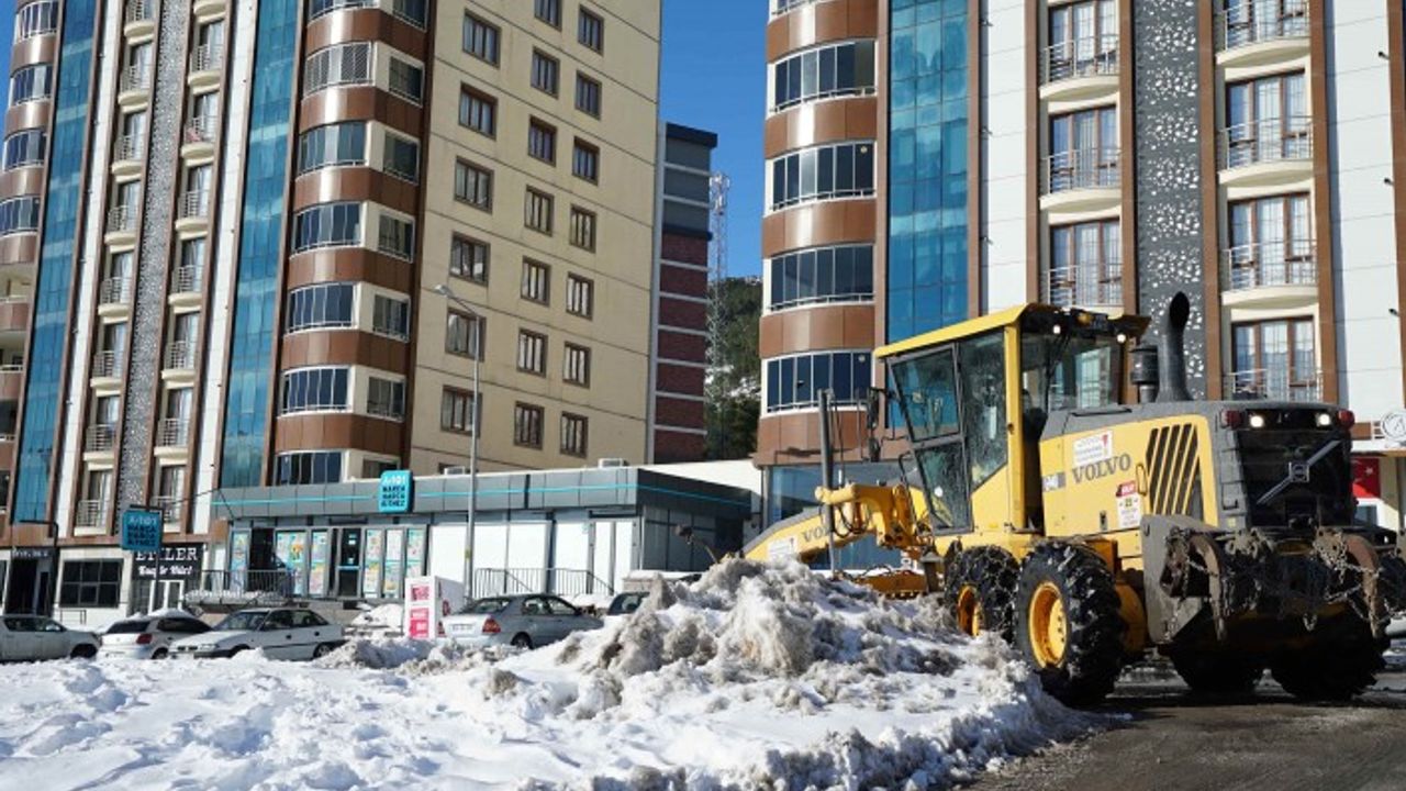 Büyükşehir Çalışıyor, Ulaşım Açık Tutuluyor