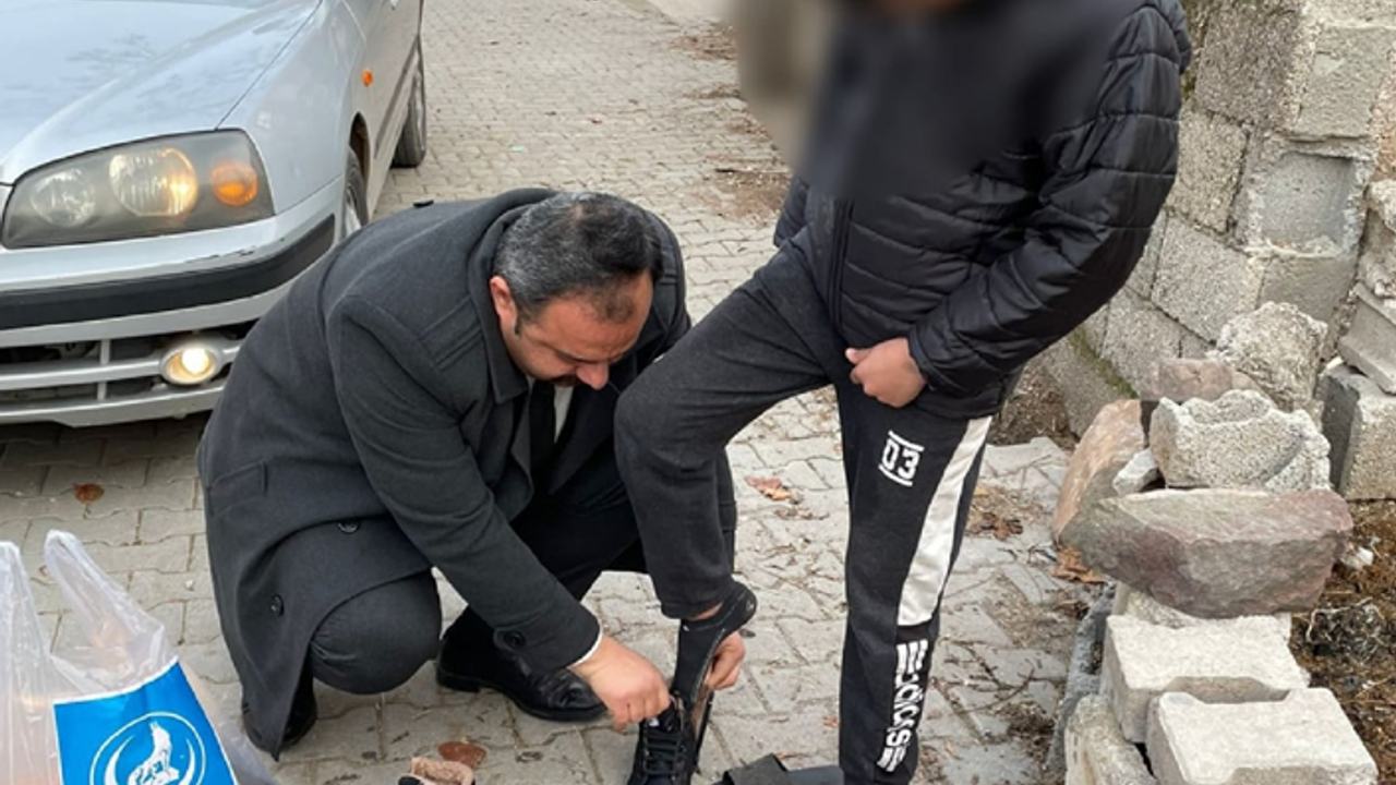 Ülkü Ocakları’ndan bot ve mont yardımı