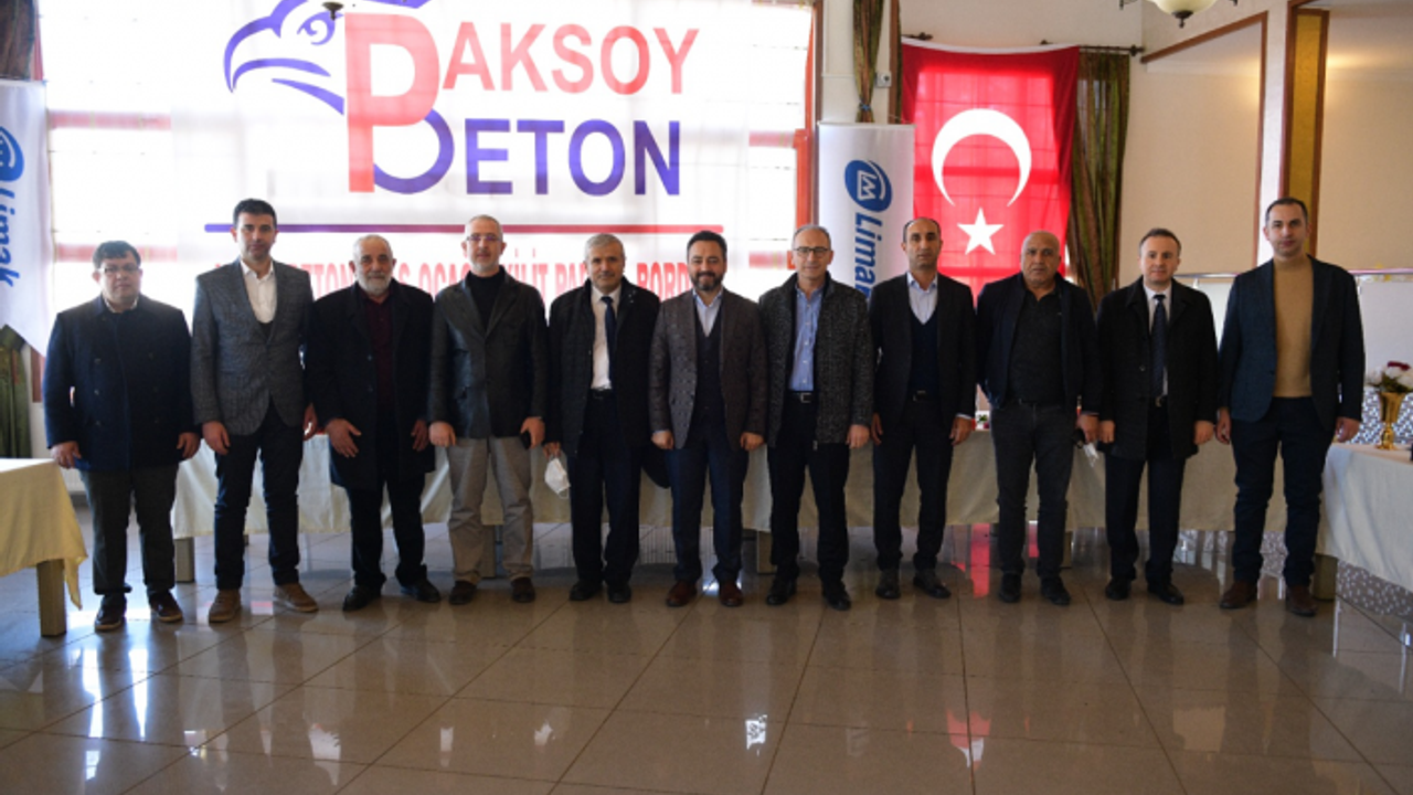 Üniversitemiz Öğretim Üyelerinin Katkılarıyla Elbistan’da ‘Betonun Dayanımı ve Dayanıklılığına Etki Eden Faktörler’ Konulu Konferans Düzenlendi