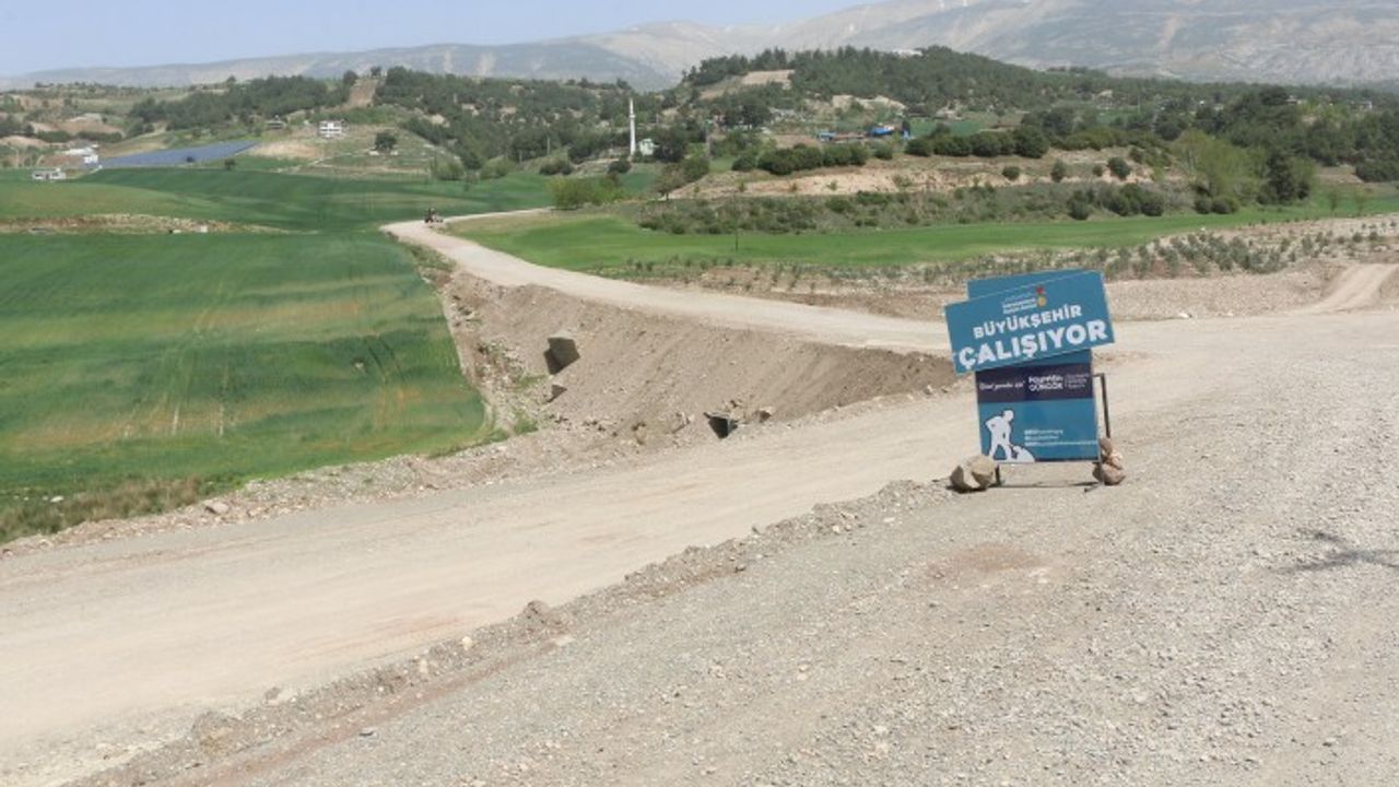 Elmalar – Peynirdere Yolu Büyükşehir’le Yenileniyor