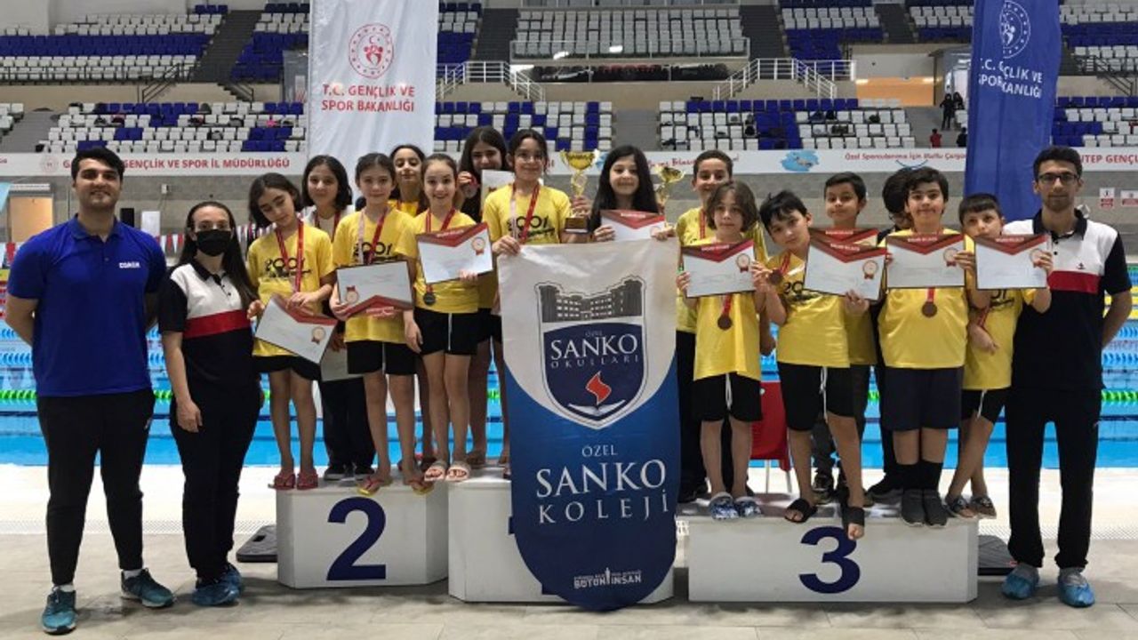 OKULLAR ARASI YÜZME İL BİRİNCİLİĞİ YARIŞLARINA SANKO DAMGASI