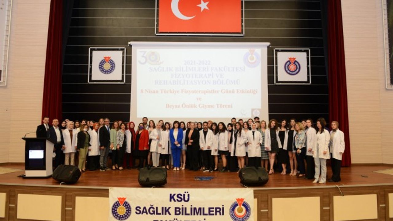 Üniversitemizde Fizyoterapistler Günü Etkinliği ve Beyaz önlük Giyme Töreni Gerçekleştirildi