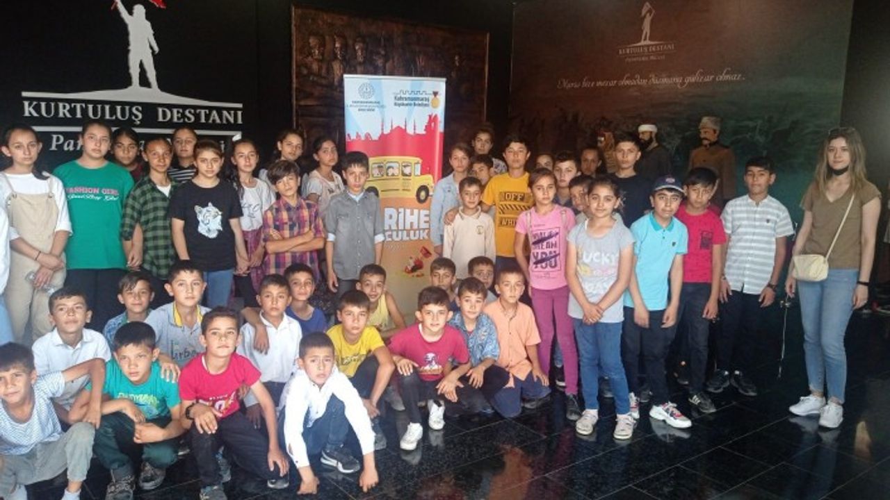 2 Bin Öğrenci Şehrin Tarihiyle Buluştu