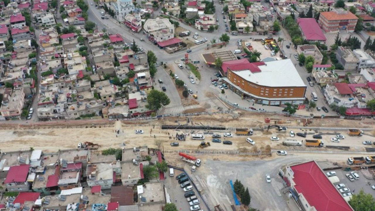 Başkan Güngör, Grup Başkan Vekili Ünal ile yatırım alanlarını ziyaret etti… Kahramanmaraş Ulaşımı Nefes Alacak