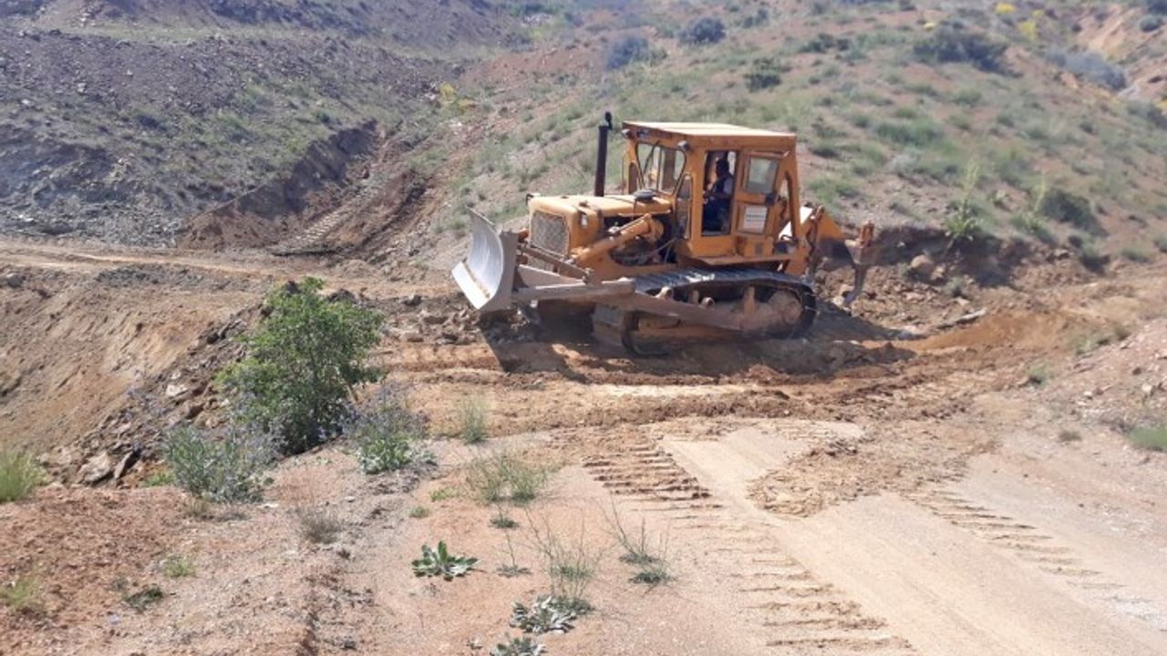 Elbistan’da Mahalle ve Grup Yolları Büyükşehir’le Yenileniyor