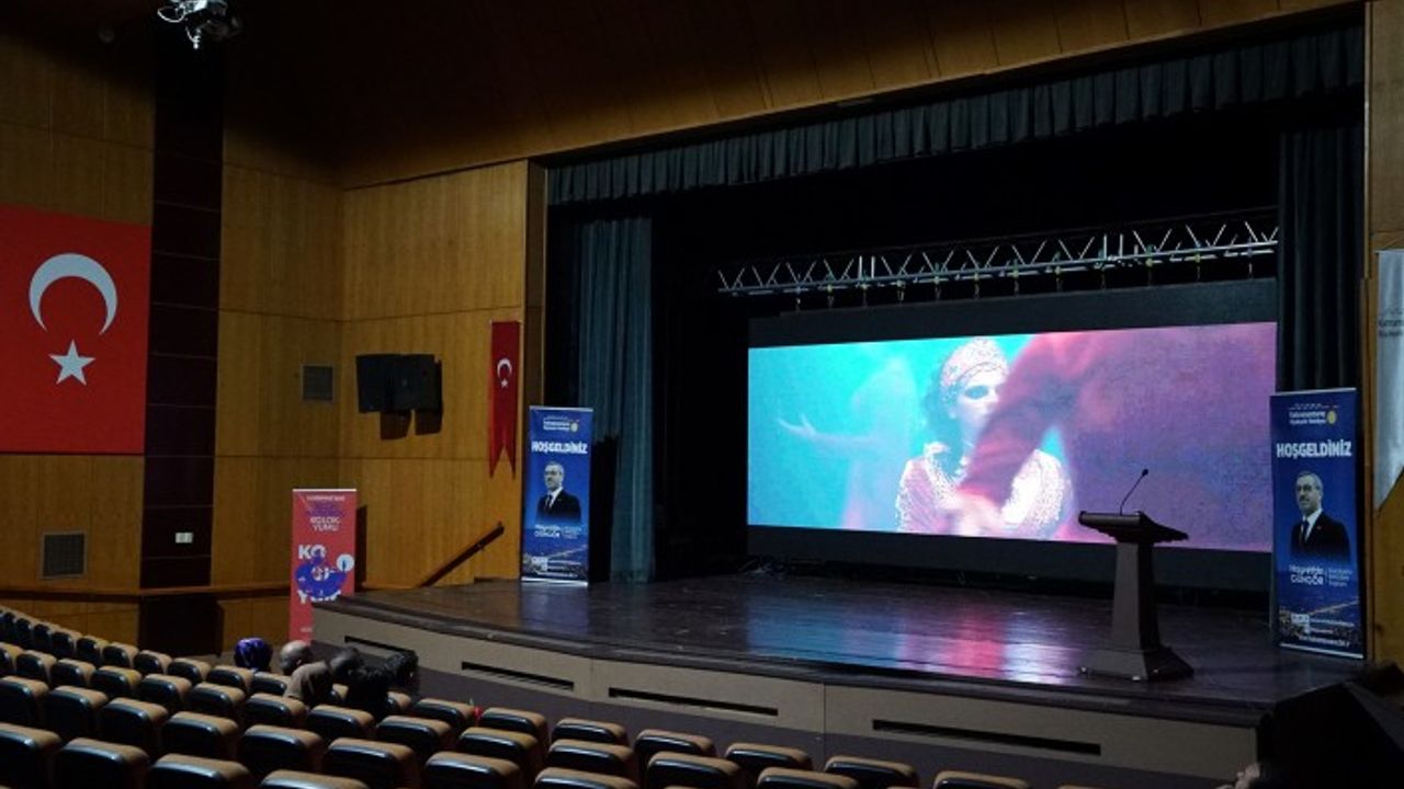 Karakoç’un “Dünya Sürgünü” Belgeseli Sanatseverlerle Buluştu