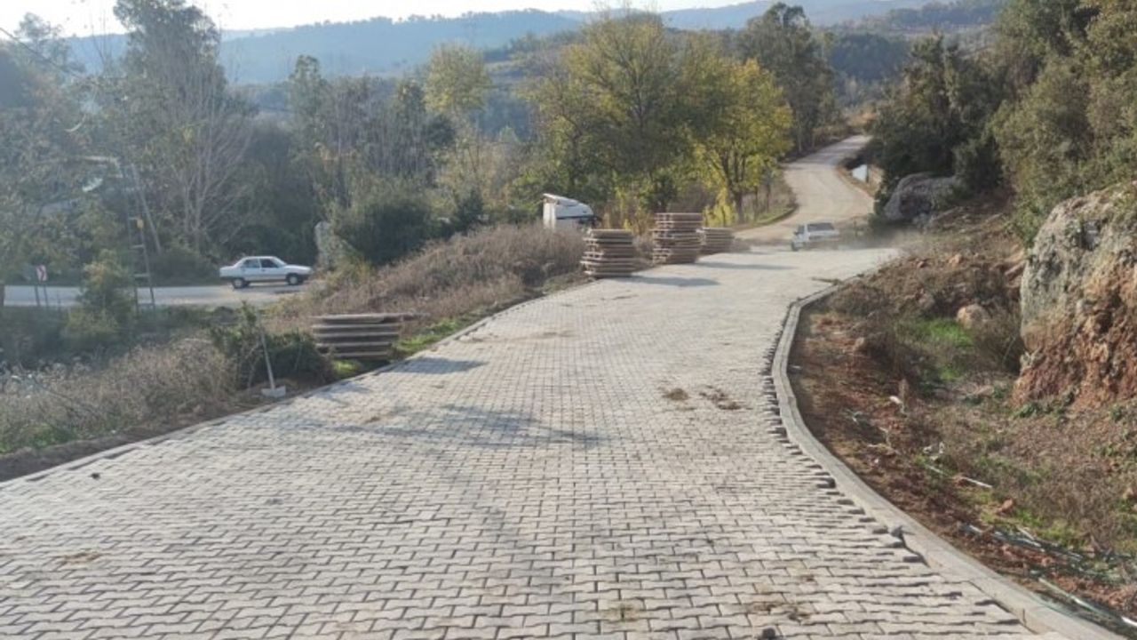 Büyükşehir Andırın’da Ulaşım Yatırımlarını Sürdürüyor