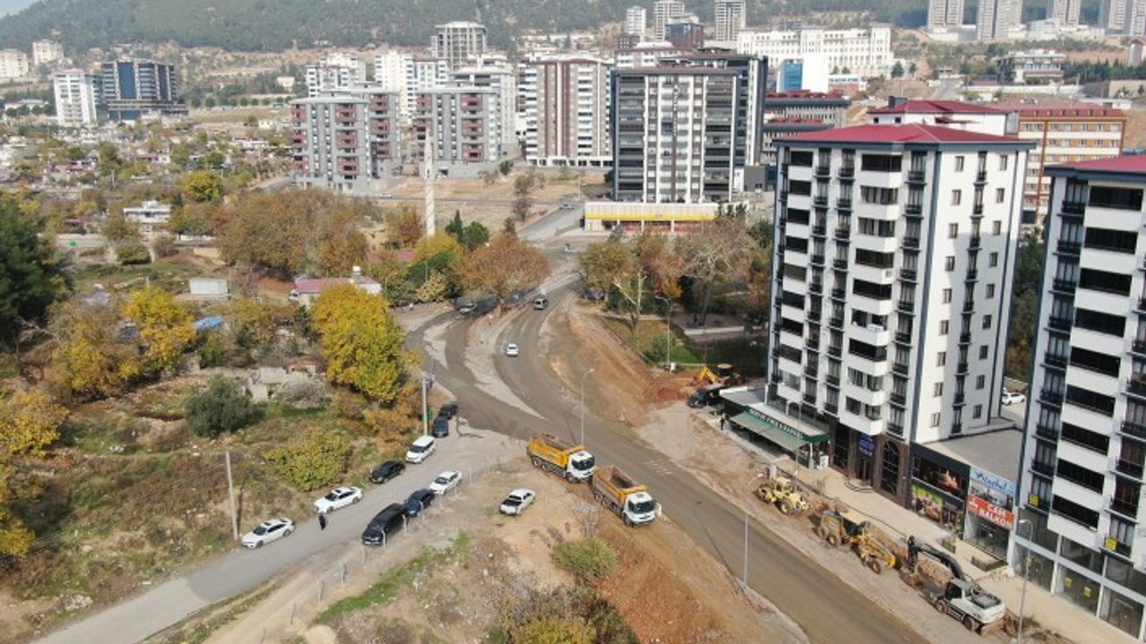 Büyükşehir Üngüt Kavşağı’nda Çalışmalarını Sürdürüyor