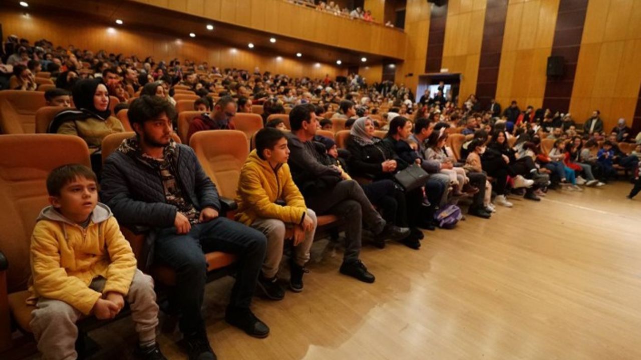 Minikler, Büyükşehir’in Etkinliklerini Çok Seviyor
