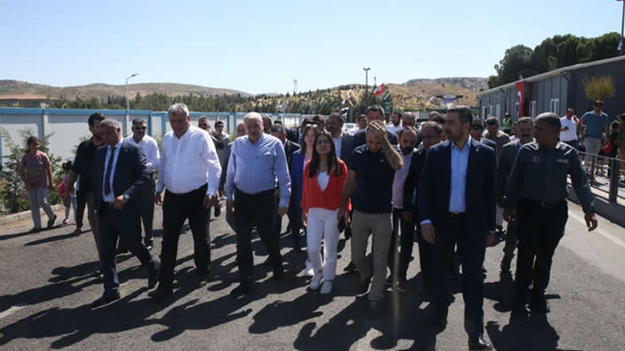 Bahçeli deprem felaketini yaşayan Kahramanmaraş'a heyet gönderdi