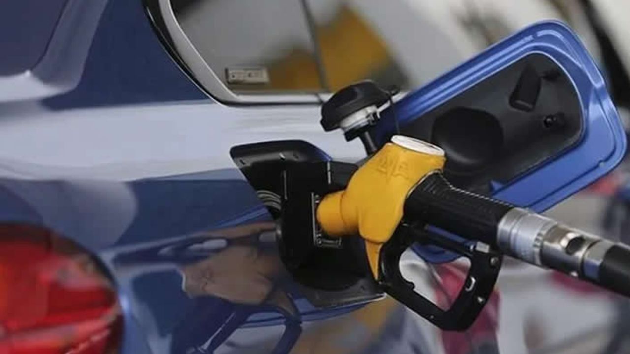 Benzin ve motorin fiyatları tavan yaptı: Salı günü 2 TL zam geliyor