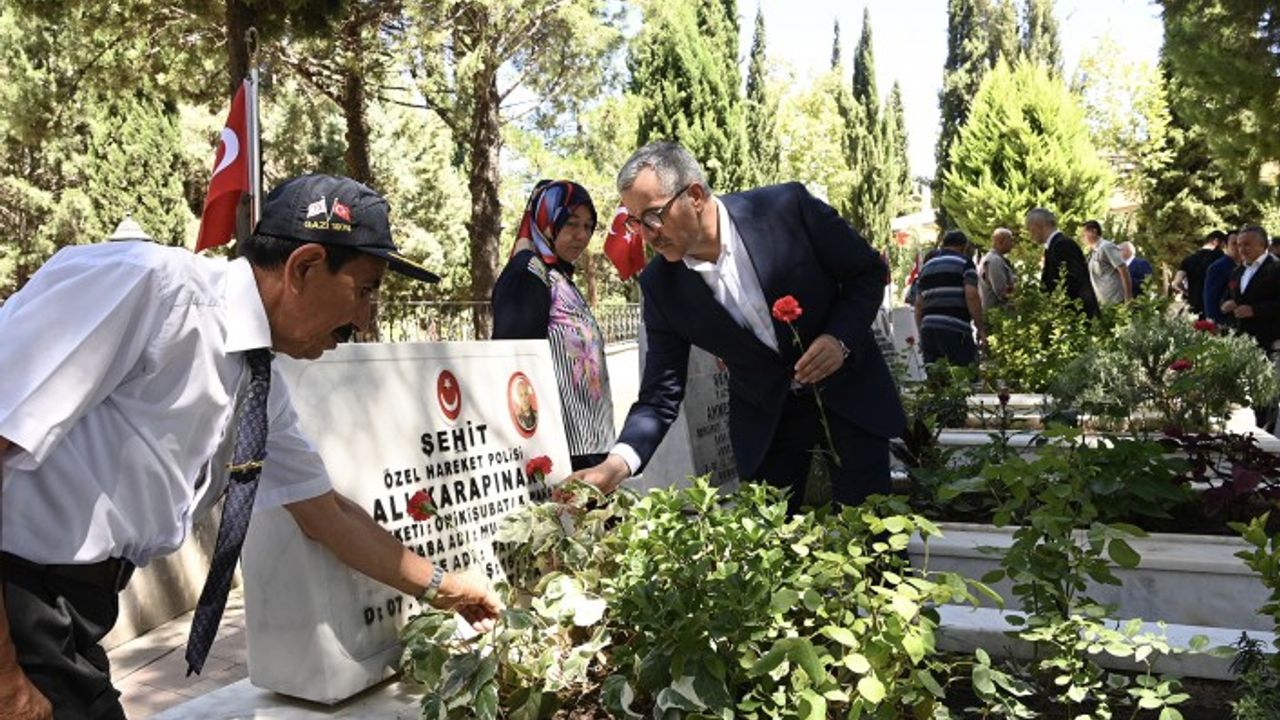 Kahramanmaraş'ta şehitler mezarı başında yad edildi!