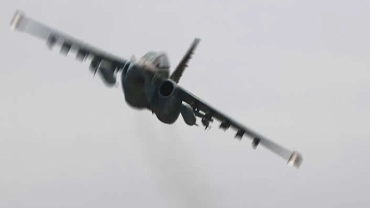 Rus savaş uçağı Karadeniz'e düştü