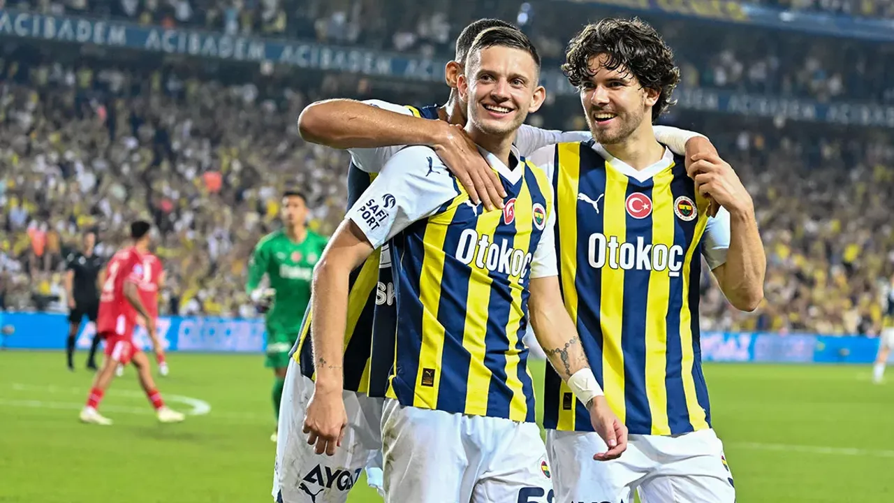 UEFA Konferans Ligi: Fenerbahçe, Twente'yi 5-1'le göz kamaştırdı!