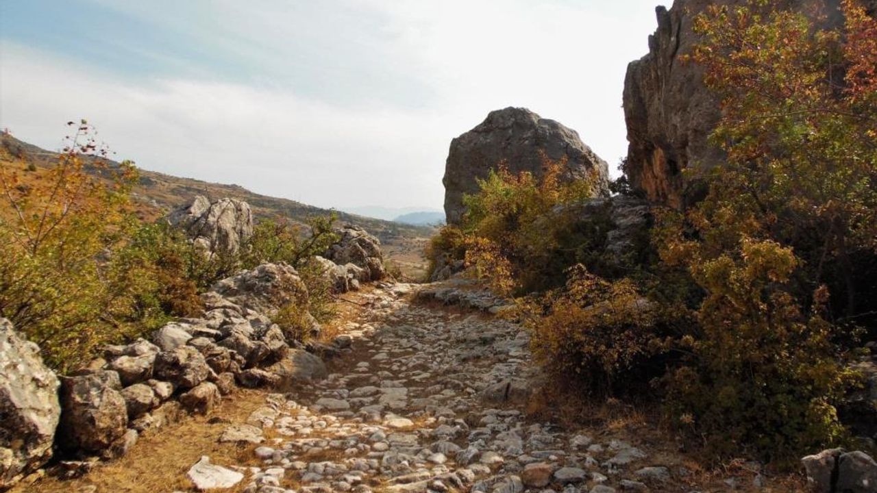Kahramanmaraş'ta Osmanlı dönemine ait antik yol keşfedildi: Tarihi sırlar ortaya çıktı