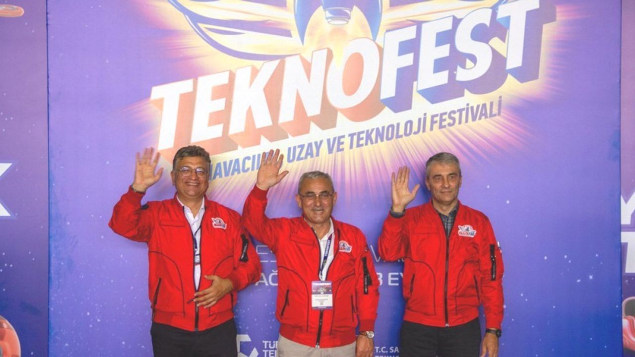Teknofest Ankara'da DPÜ Rektörü Süleyman Kızıltoprak ve Öğrencilerle Buluştu