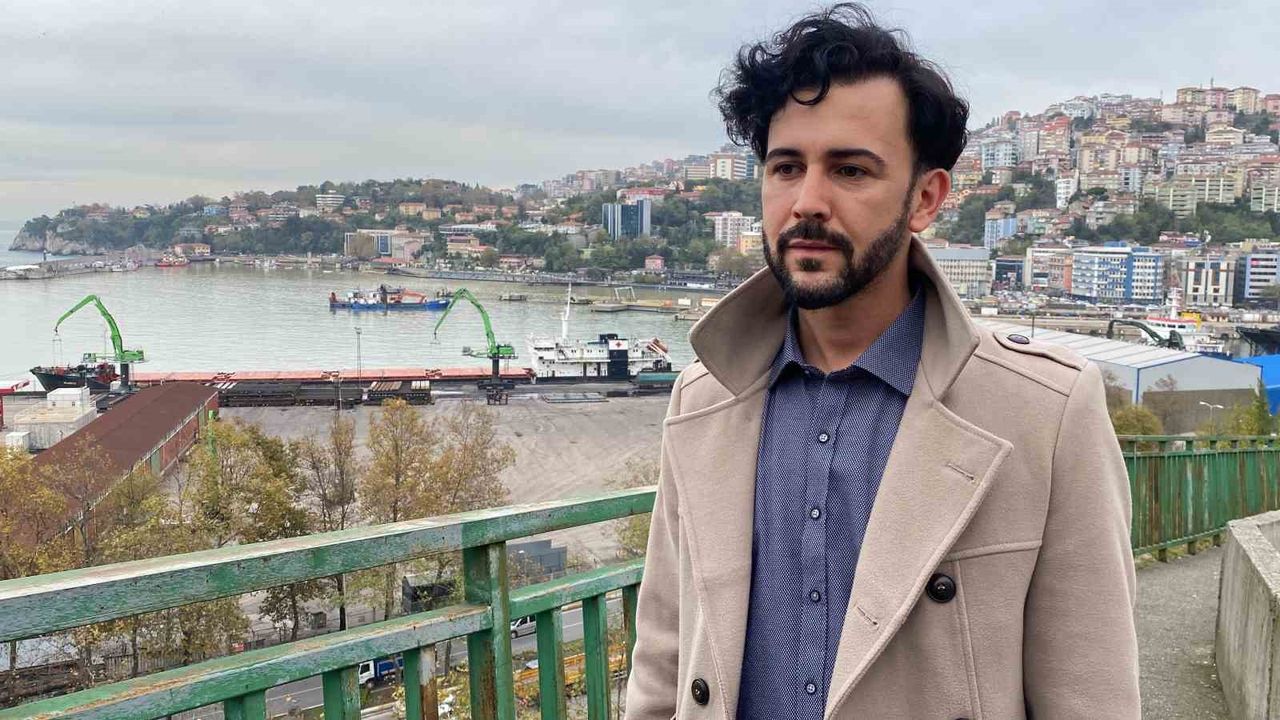 Zonguldak'ta Kahraman Öğretmen: Olta Kancasına Saplanan Martıyı Kurtardı