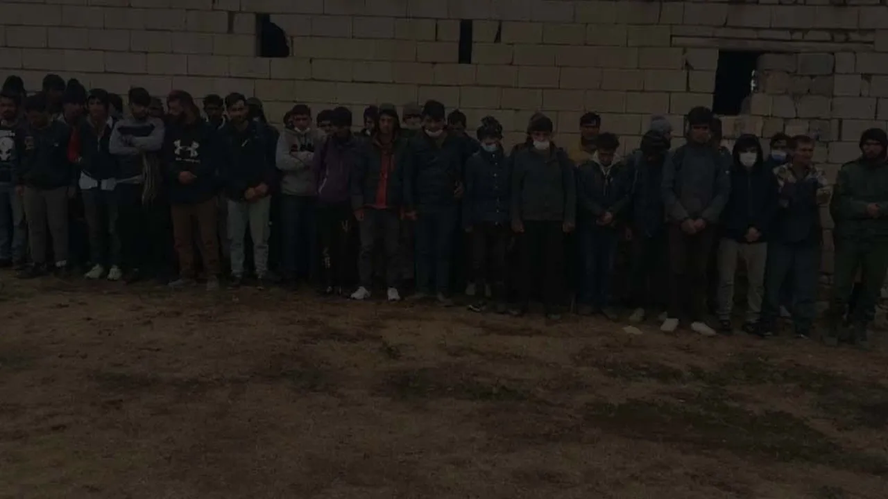 Van'da Jandarma Operasyonu: 114 Göçmen Yakalandı, 13 Organizatöre Hapis Tehdidi