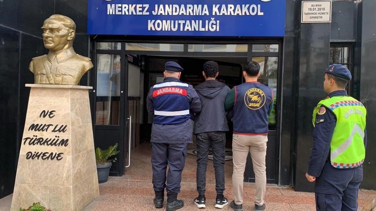 Antalya'da Hapis Cezasıyla Aranan 375 Kişi Tutuklandı