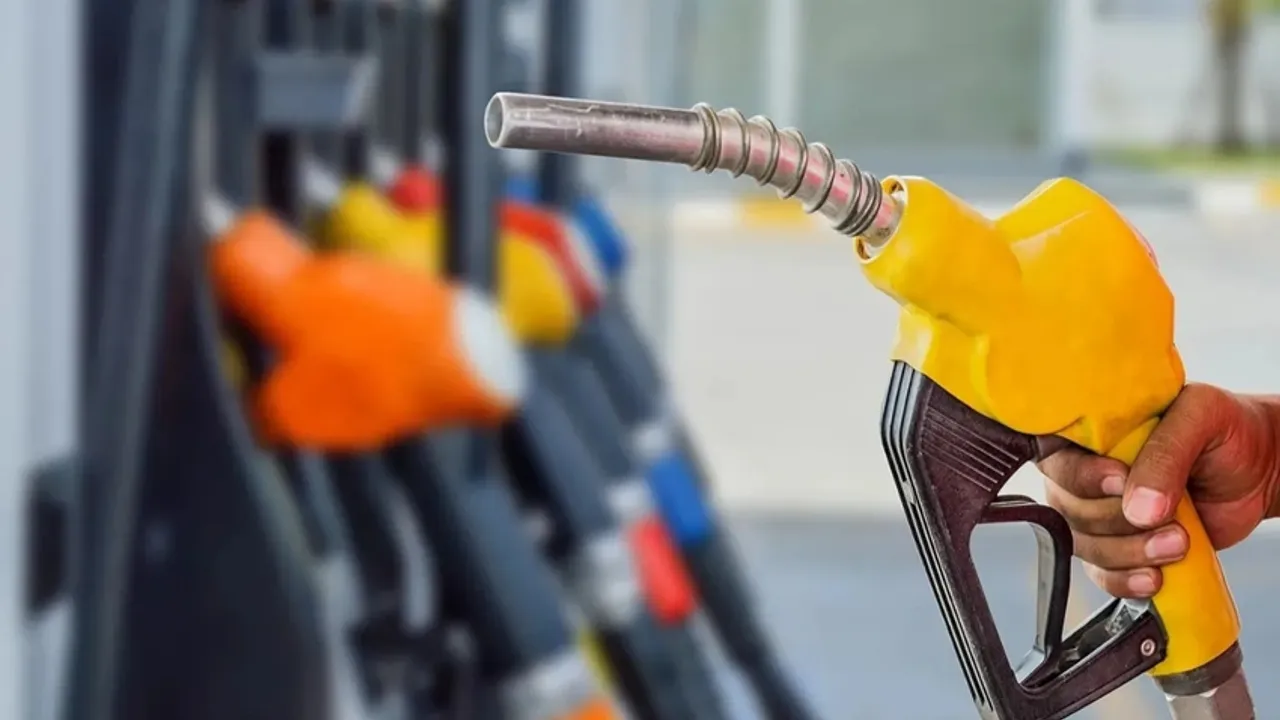 Araç Sahiplerine Kötü Haber: Benzin, Motorin ve LPG'ye Dev ÖTV Zammı Geliyor!