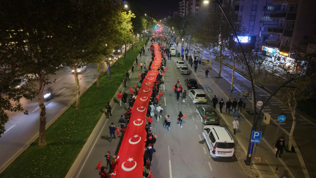 Kahramanmaraş’ta Cumhuriyet coşkusu sokaklara taştı