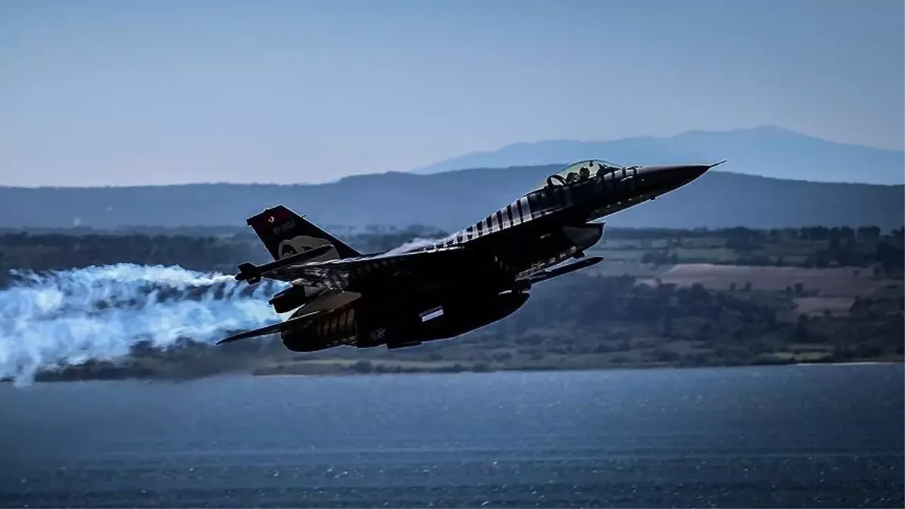 28 Ekim İstanbul jet uçakları neden uçuyor? Savaş uçakları tek tek havalandı