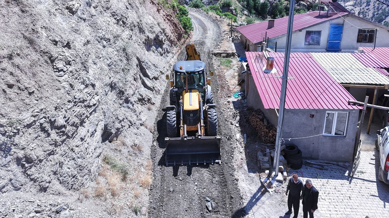 Kahramanmaraş Büyükşehir’den Ekinözü’ne dev yol yatırımı