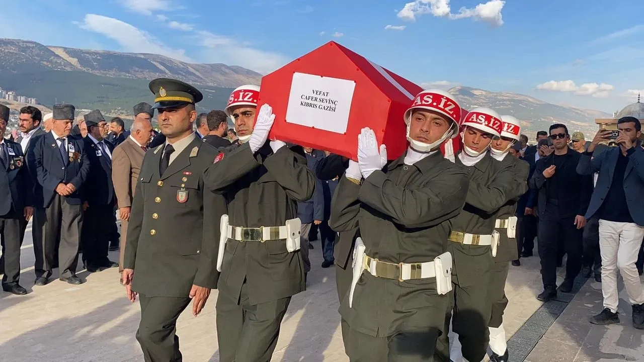 Kahramanmaraş'ta Kıbrıs gazisine askeri törenle veda