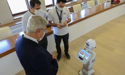 Üniversitemiz Rektörü Prof. Dr. Niyazi Can, TEKNOFEST 2021’de ‘IzeRO20’ İsimli Proje İle Üçüncü Olan ‘RoboVision’ Takımını Ödüllendirdi