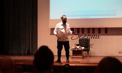 Prof. Batı Kültür Sanat Dostlarıyla Buluştu