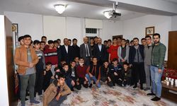 BAŞKAN OKAY LİSE ÖĞRENCİLERİYLE BİR ARAYA GELDİ