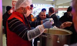 Soğuk Günlerde Büyükşehir’den Çorba İkramı