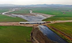 210 Metrelik Köprüde Kiriş Montajı da Tamam