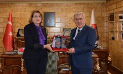 Üniversitemiz, 30. Yıldönümünde Hocalı Soykırımı Şehitlerini Andı