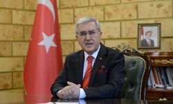 Üniversitemiz Rektörü Prof. Dr. Niyazi Can’ın 9 Şubat Dünya Sigarayı Bırakma Günü Mesajı: Bugün Yeni Bir Başlangıç Yapın Sevdiklerinizi Değil Sigarayı Bırakın