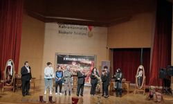Tiyatroseverler ‘Delibahar’a Yoğun İlgi Gösterdi