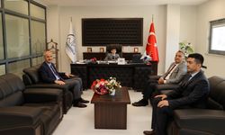 BAŞKAN OKAY MAKAMINI 6.SINIF ÖĞRENCİSİ RAMAZAN KURT’TA DEVRETTİ