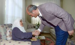 BAŞKAN OKAY, VARLIKLARIYLA BİZLERE GÜÇ VEREN ANNELERİMİZİN ANNELER GÜNÜNÜ KUTLUYORUM