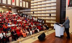 Üniversitemiz Sağlık Bilimler Fakültesi Ebelik Bölümü Öğrencileri Beyaz Önlüklerini Törenle Giydi