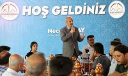 BAŞKAN OKAY, BAŞARILI ÖĞRENCİLERİ HEDİYE VEREREK ÖDÜLLENDİRDİ