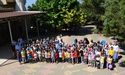 Kur’an Kursu Öğrencilerine Gezici Kütüphane Sürprizi