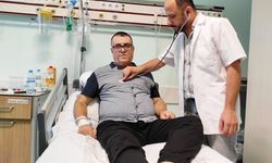 İNGİLTERE&#39;DE YAŞAYAN HASTA “TÜRK DOKTORLARA GÜVENİYORUM” DİYEREK KSÜ TIP FAKÜLTESİ HASTANESİNDE AMELİYAT OLDU