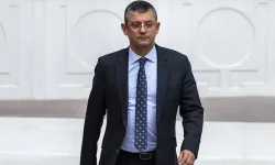 CHP'de değişim rüzgarı: Özgür Özel genel başkanlık için adaylığını açıklıyor!