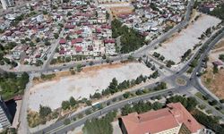 Kahramanmaraş'ta yıkılan Sümerevler Sitesi için hızlı yeniden yapılanma çağrısı