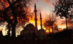 Kahramanmaraş'ın gökyüzü ressamı: Gün batımında Ashab-ı Kehf Külliye camii!