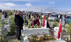 Hüzünlü Bayram: Malatya'da Depremin İzleri Mezarlıkta