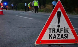 İstanbul-İzmir Otoyolu'nda Yardım Çabası: Kaza Mahalline Çarpan Araçta 3 Ölü, 3 Yaralı